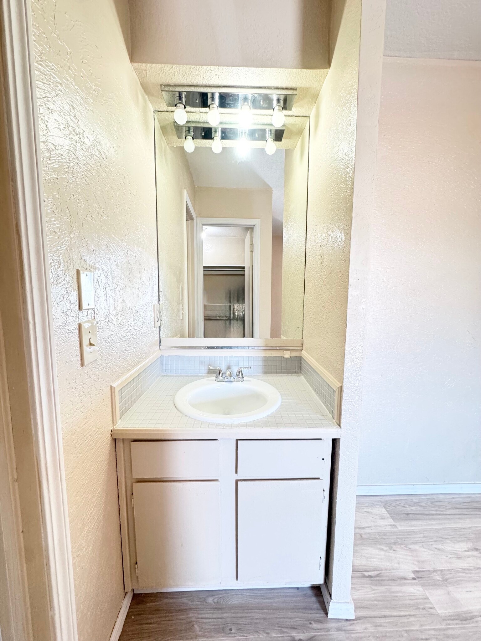 Building Photo - 401 NE 115th St