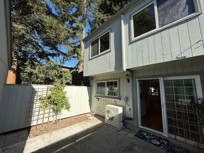 Building Photo - SAN JOSE WEST - Beautifully upgraded townh...