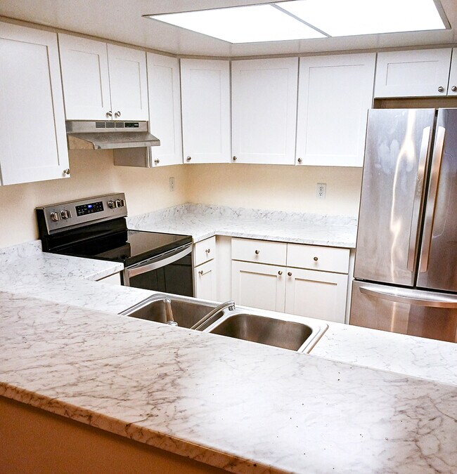 Building Photo - 1029 Regency Dr