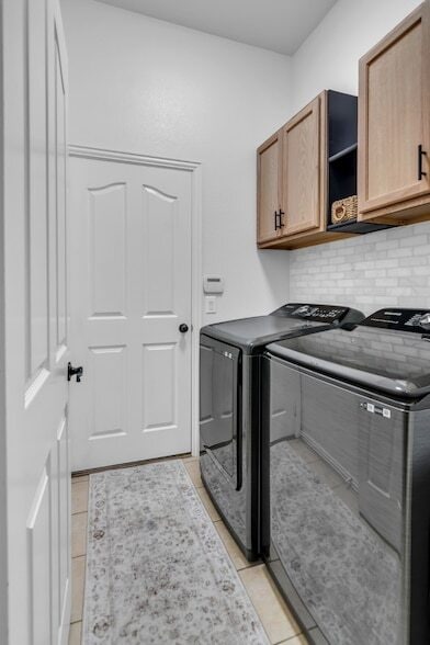 Building Photo - 6548 Fairview Dr