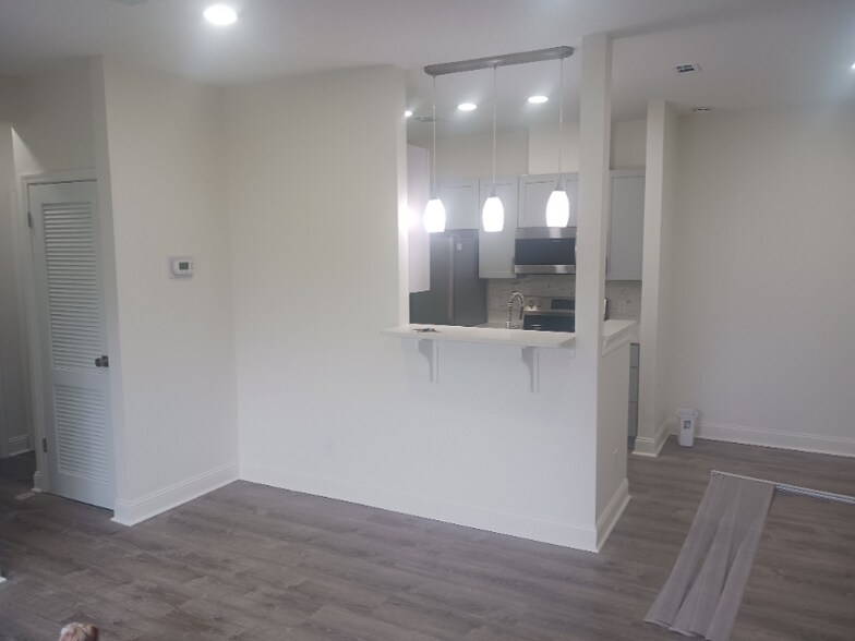 Building Photo - 601 E Burgess Rd