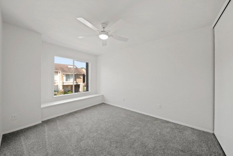 Building Photo - 11650 Village Pl Dr