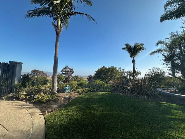 Building Photo - Exquisite Vina Del Mar home in Spanish Hills