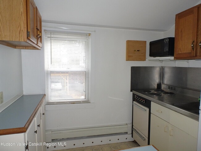 Building Photo - 5 Old Ln