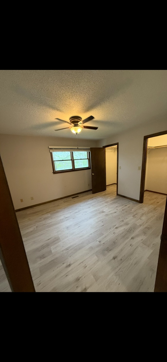 Building Photo - 14102 Southwind Dr