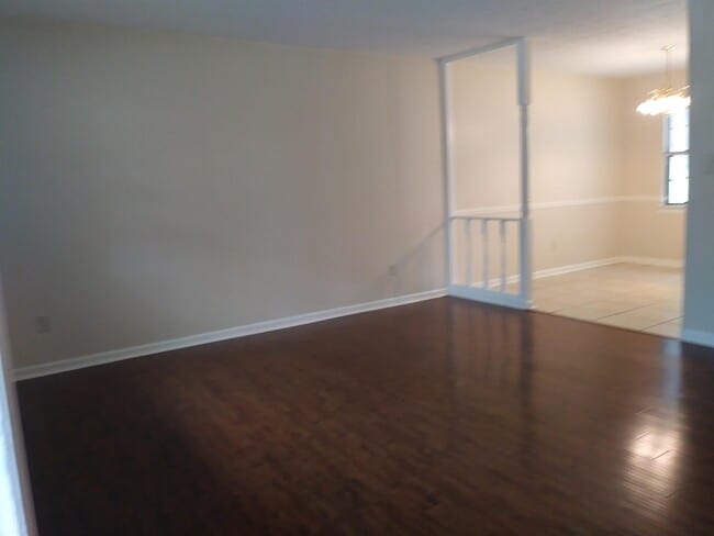 Building Photo - 1627 Coombs Dr