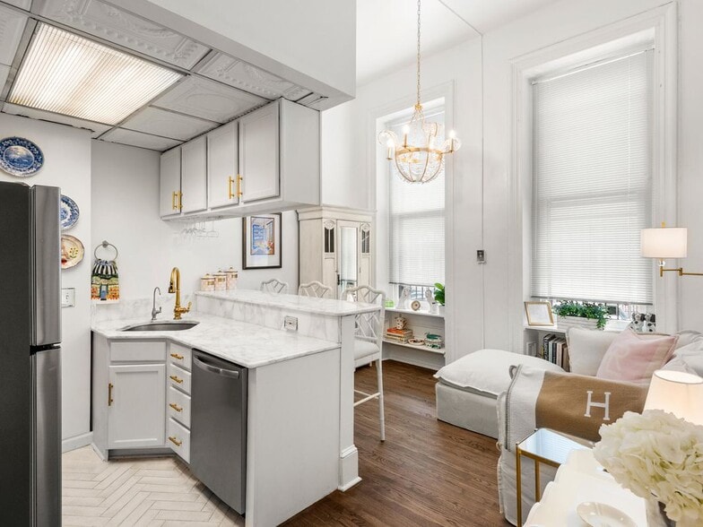 Building Photo - 2122 Spruce St