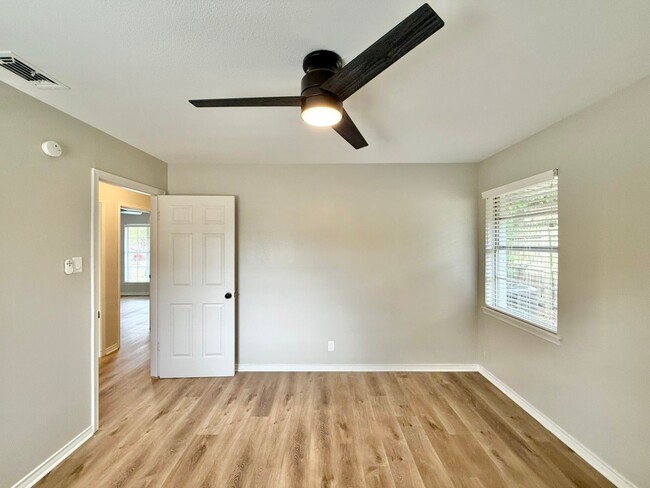 Building Photo - Tour today! Stunning 4-bedroom, 2-bath beauty!