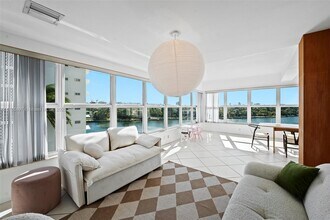 Building Photo - 9100 W Bay Harbor Dr