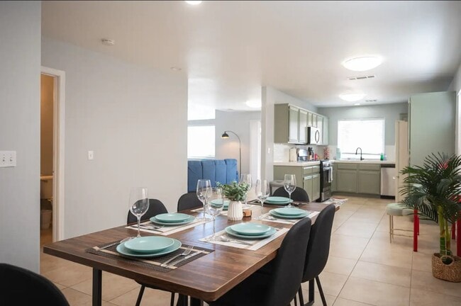 Building Photo - 8322 Montgomery St