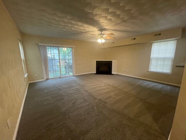 Building Photo - GORGEOUS SINGLE FAMILY 3BR/2.5BA PARK PLAC...