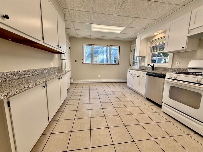 Building Photo - 31 Brooks Park