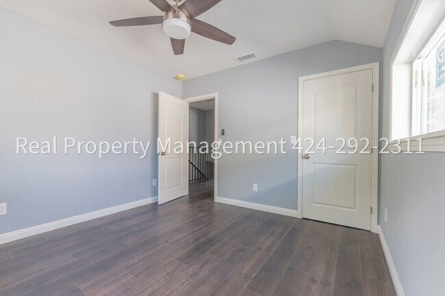 Building Photo - 1354 E 23rd St