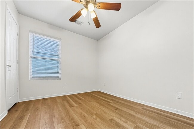 Building Photo - 16818 Blackberry Lily Ln