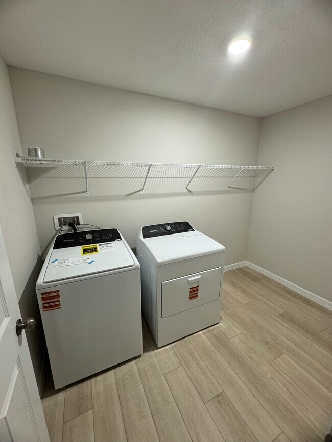 Building Photo - 14773 Summer Br Dr