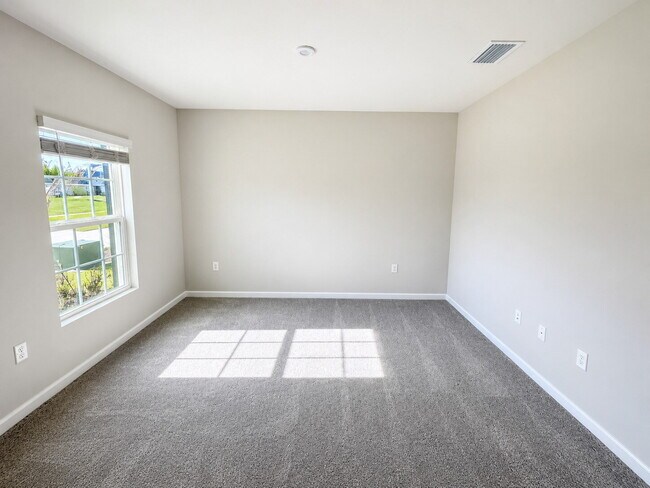 Building Photo - Available Now! Stunning 2025-Built 4BR/2BA South Lakeland Home with Office, Loft, and EV Charger!