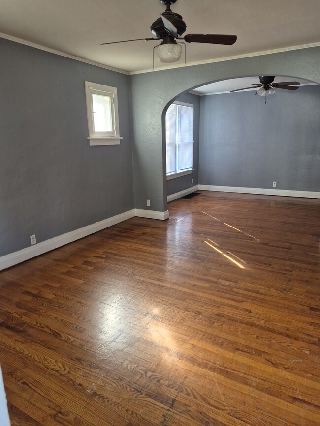 Building Photo - 429 Shirley Ave