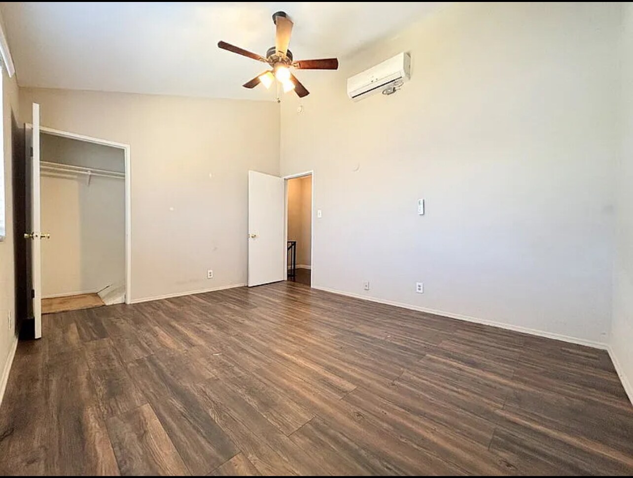 Building Photo - 1343 W 36th St