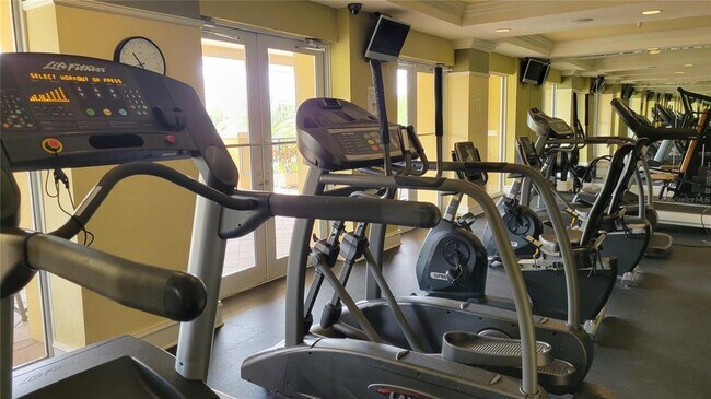 Building Photo - 1064 N Tamiami Trl