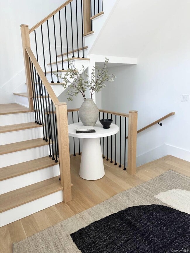 Building Photo - 14 Happy Ln