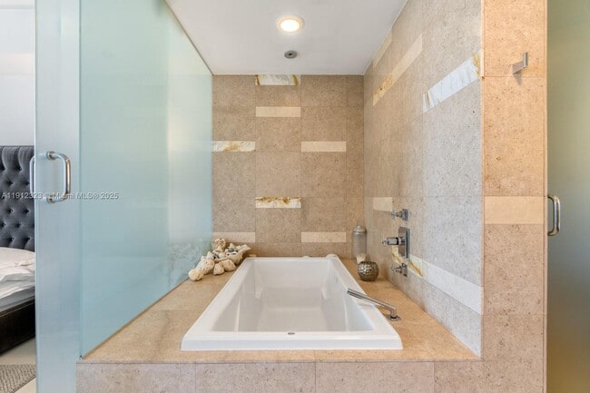 Building Photo - 3737 Collins Ave