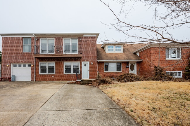 Building Photo - 5806 Flanders St