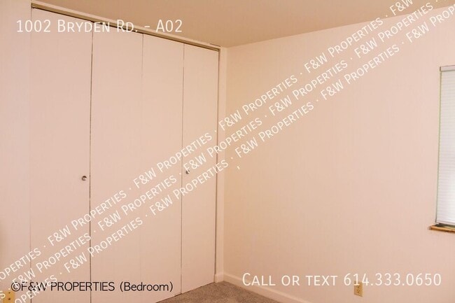 Building Photo - 1002 Bryden Rd