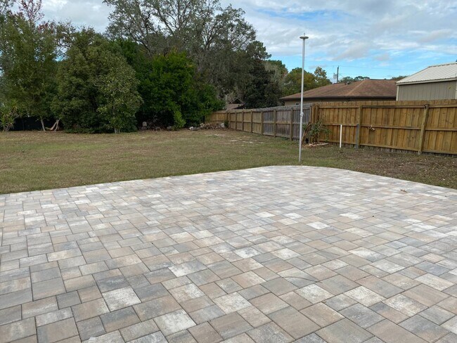 Building Photo - 5344 Elwood Rd