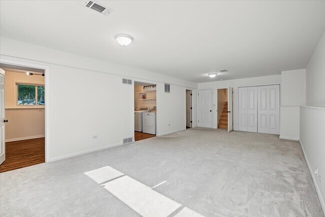 Building Photo - 1009 Douglas Ave