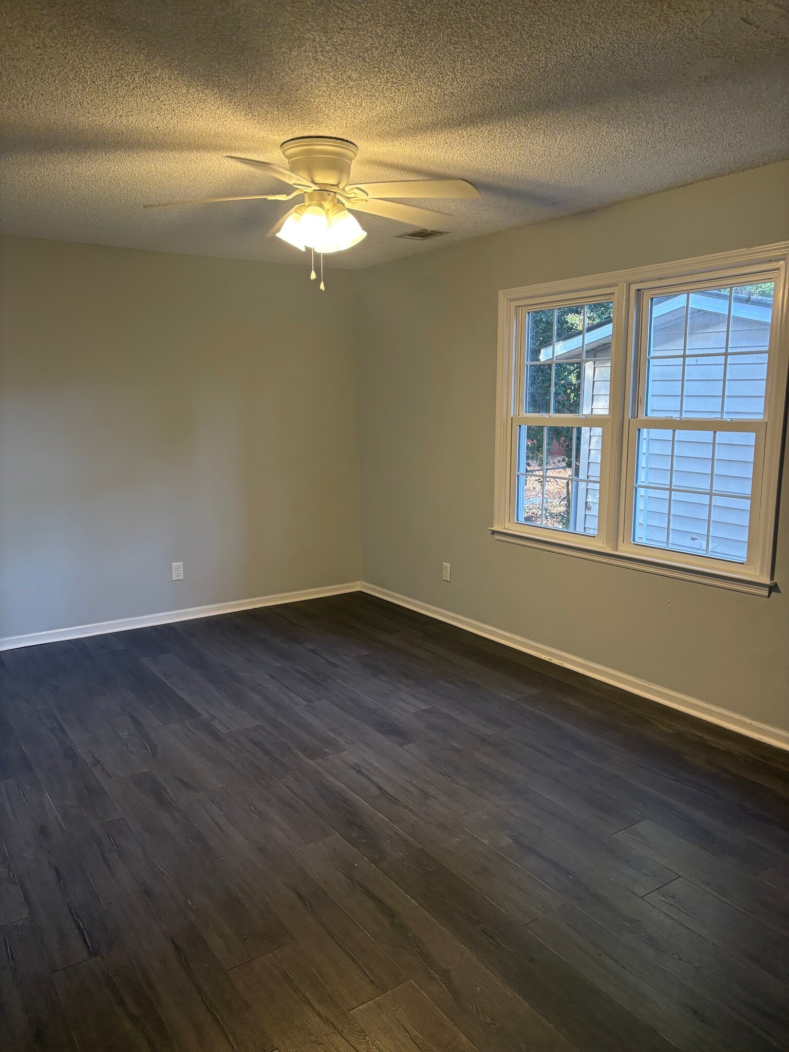 Building Photo - 1717 Cherokee Rd