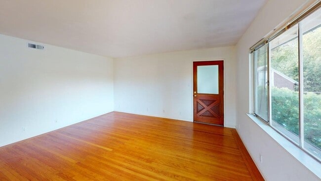 Building Photo - 207 Kent Ave