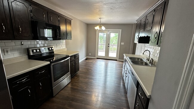 Building Photo - 3541 Sandpiper Dr