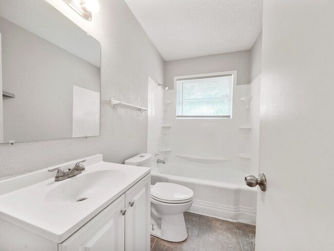 Building Photo - 3006 14th Ave N