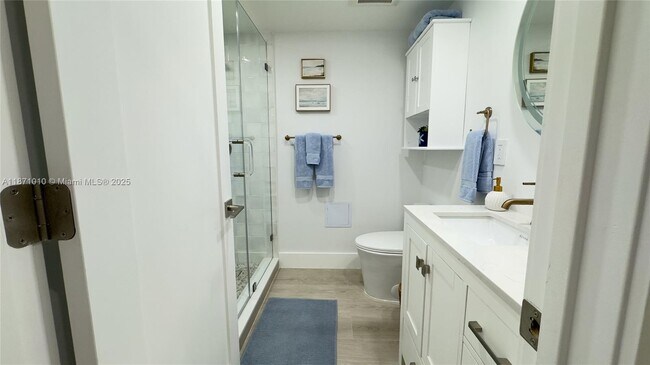 Building Photo - 5161 Collins Ave