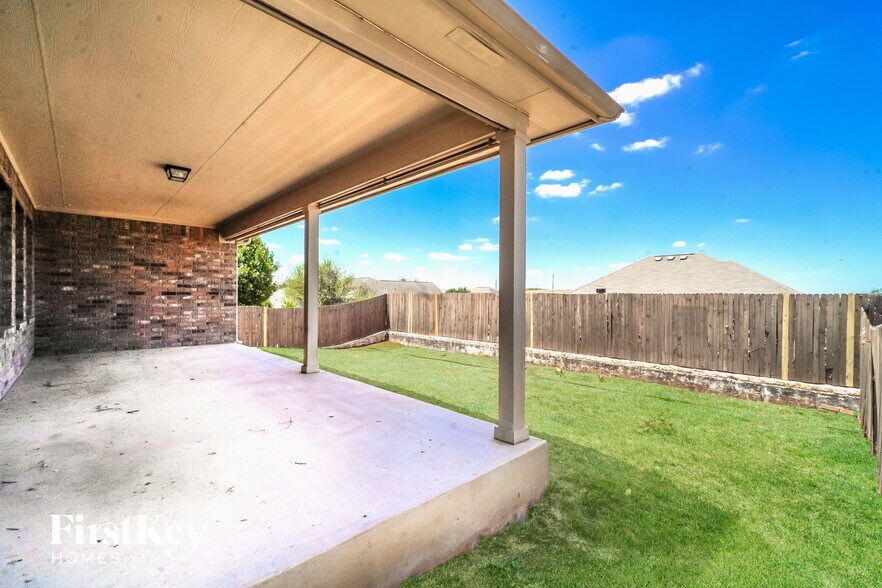 Building Photo - 339 Primrose Way