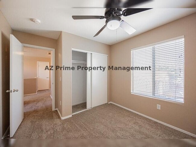 Building Photo - 670 E Mariposa Pl