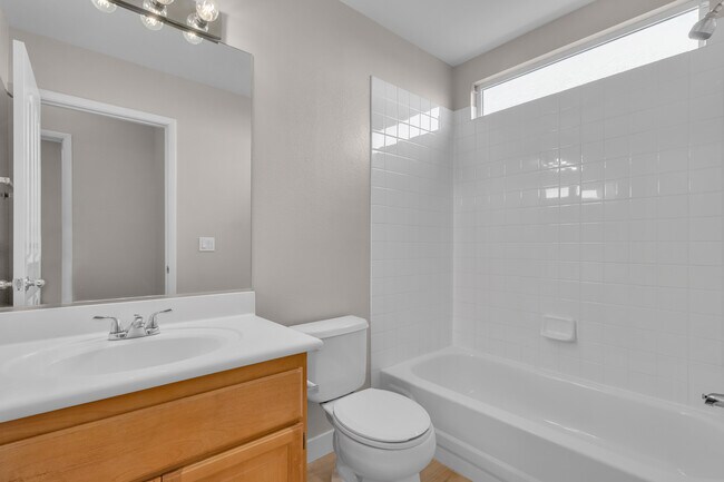 Building Photo - 1568 Lamplight Village Ln