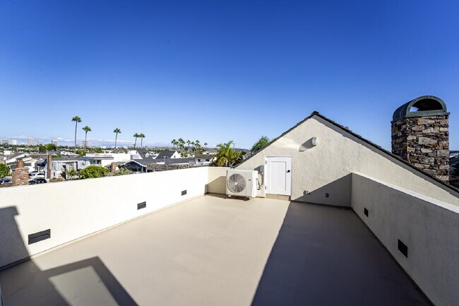 Building Photo - 119 Opal Ave