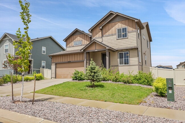 Building Photo - $2,495- 3 Bed, 2.5 Bath Home with Fenced Y...