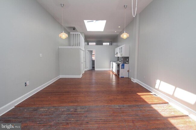 Building Photo - 1527 South St