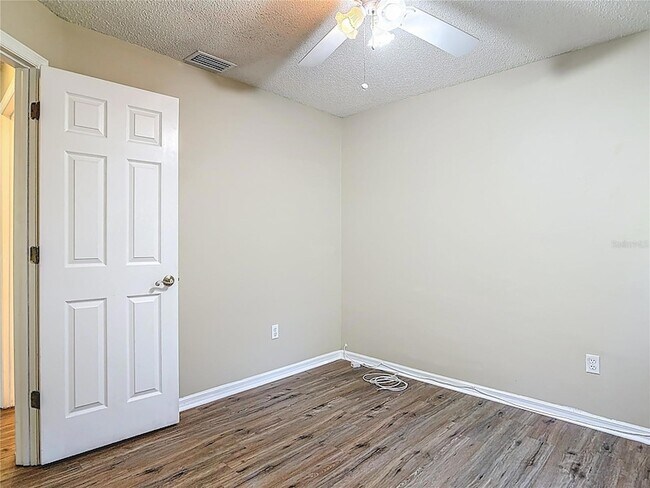Building Photo - 4039 N Waterbridge Cir