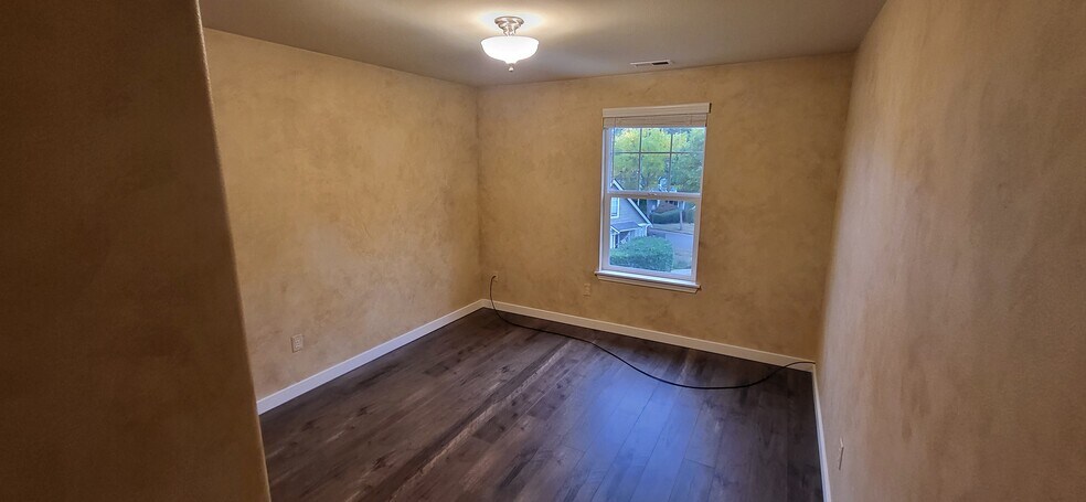 Second Upstairs Bedroom - 806 29th Ave SE