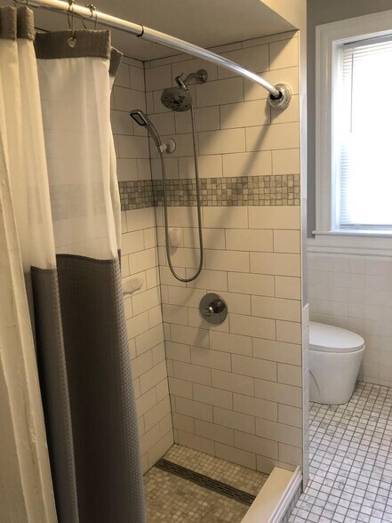 Building Photo - 20 Fordham Rd