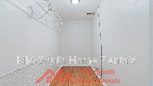 Building Photo - 4515 Flamingo Rd