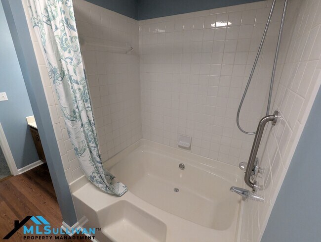 Building Photo - 5408 Ravenswood Pl