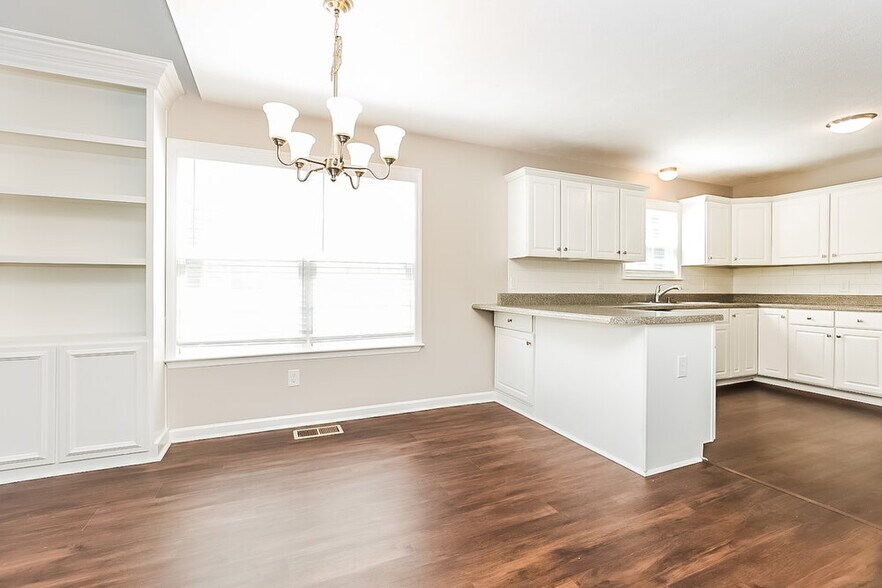 Building Photo - 2720 Windcrest Tr