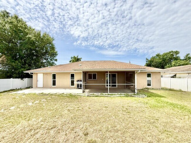 Building Photo - 22148 Lockport Ave