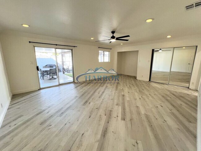 Building Photo - 5933 Dagwood Ave