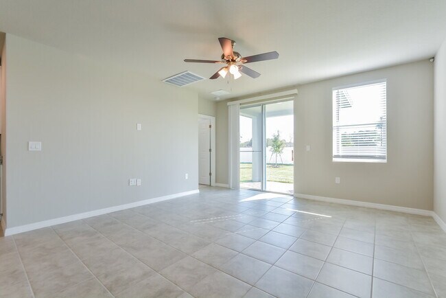 Building Photo - 5244 Stephs Field St