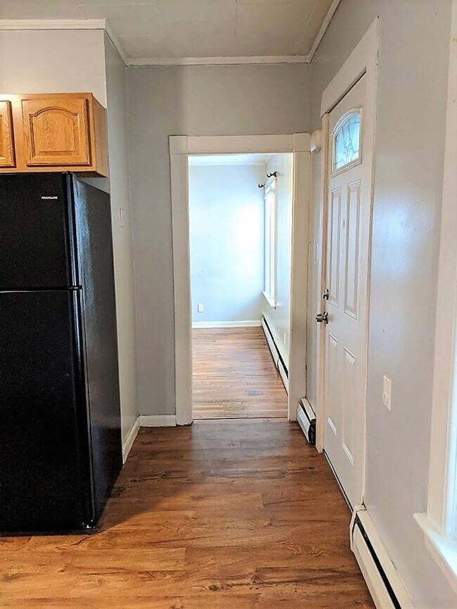 Building Photo - 187 Worcester St